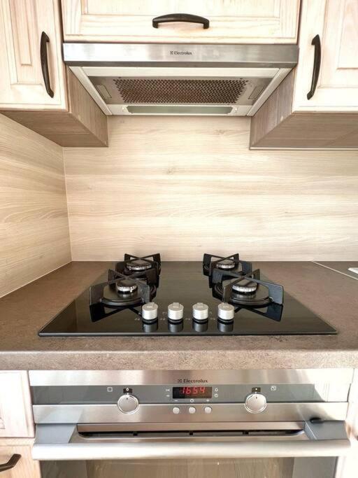 New Apartment With A View In The Town Center Narva Exterior photo
