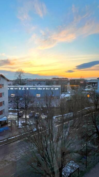 New Apartment With A View In The Town Center Narva Exterior photo