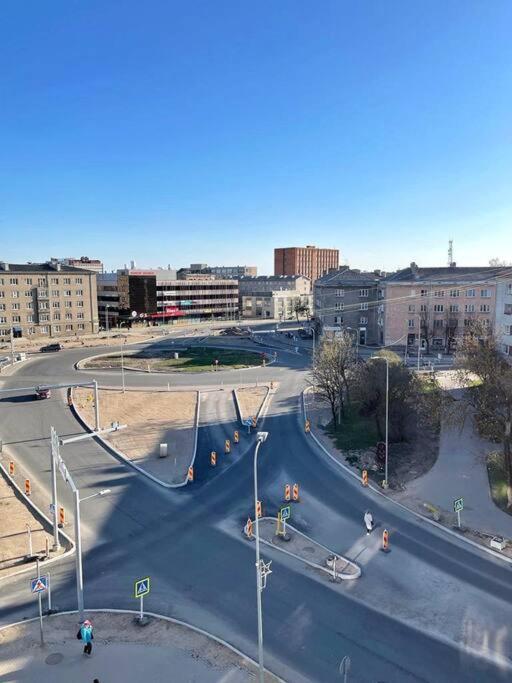 New Apartment With A View In The Town Center Narva Exterior photo