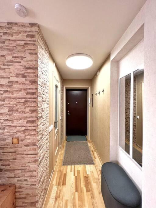 New Apartment With A View In The Town Center Narva Exterior photo