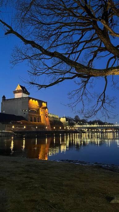 New Apartment With A View In The Town Center Narva Exterior photo