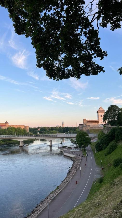 New Apartment With A View In The Town Center Narva Exterior photo