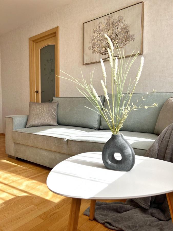New Apartment With A View In The Town Center Narva Exterior photo