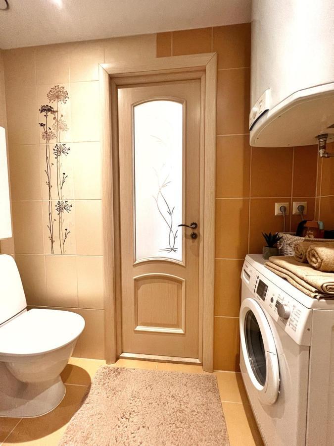 New Apartment With A View In The Town Center Narva Exterior photo